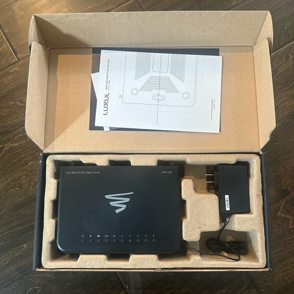 Luxul AC 1200 Router - Picture 2 of 3